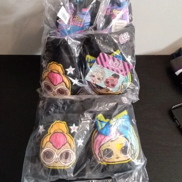 LOL Surprise Comfy Slippers - Picture 6 of 7